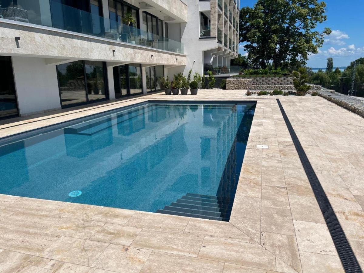 Panorama Deluxe Apartments - Pool & Free Parking Alsóörs Buitenkant foto